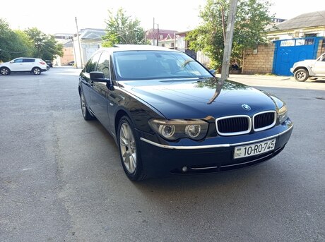 BMW 745