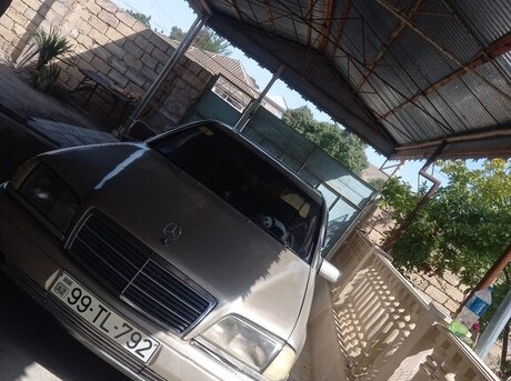 Mercedes C 180 1983