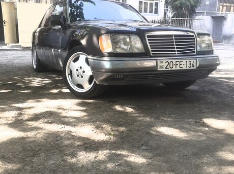 Mercedes E 220