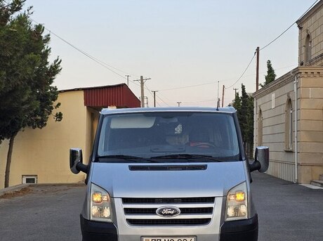 Ford Transit 2011