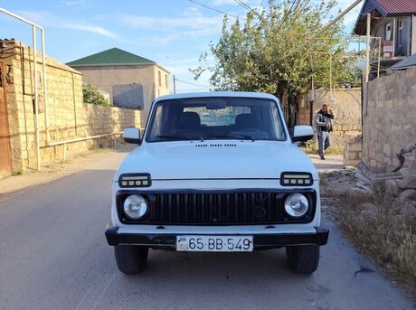 LADA (VAZ) Niva 2002