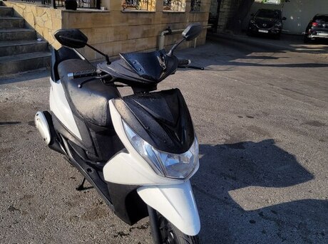 Yamaha RAY-ZR