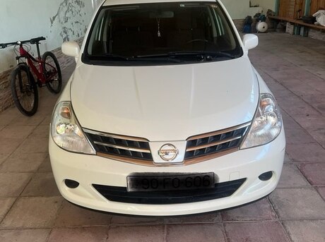 Nissan Tiida 2012