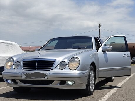 Mercedes E 220 d 2000