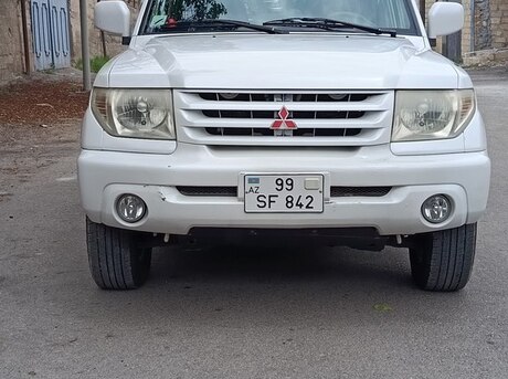 Mitsubishi Pajero io 2003