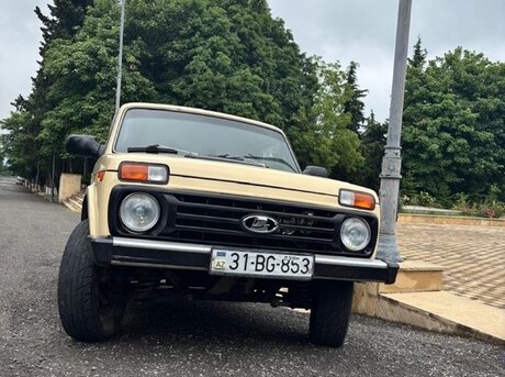 LADA (VAZ) Niva 1985