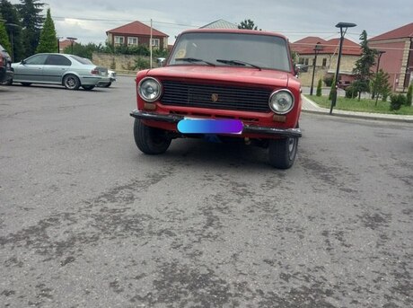 LADA (VAZ) 21011 1985
