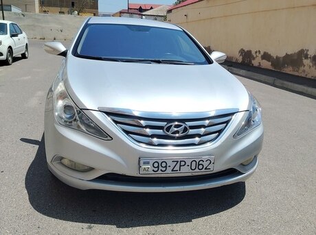 Hyundai Sonata 2010