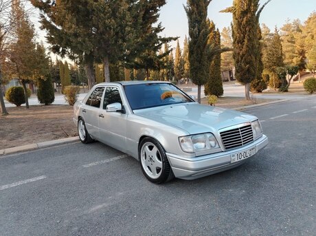 Mercedes E 220 1992