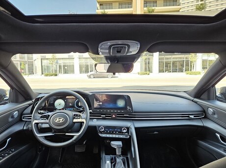 Hyundai Elantra 2024