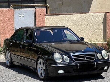 Mercedes E 240