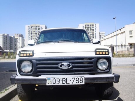 LADA (VAZ) Niva 2009