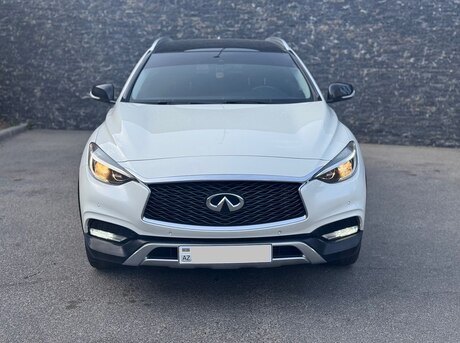 Infiniti Q30 2016