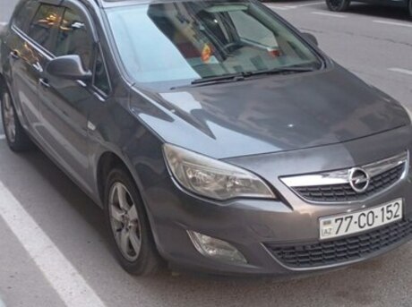 Opel Astra 2011