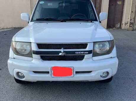 Mitsubishi Pajero io
