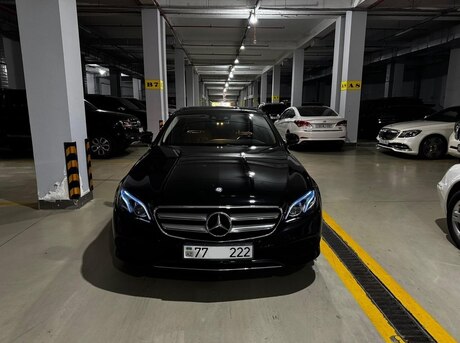 Mercedes E 300 e 4MATIC