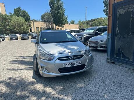 Hyundai Accent 2012