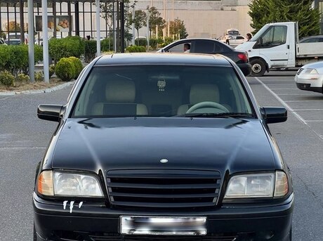 Mercedes C 240