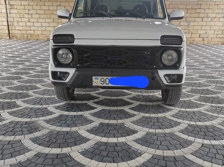 LADA (VAZ) Niva 2003