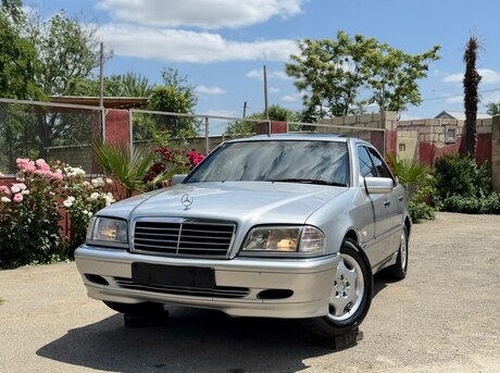 Mercedes C 180