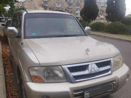 Mitsubishi Pajero 2003