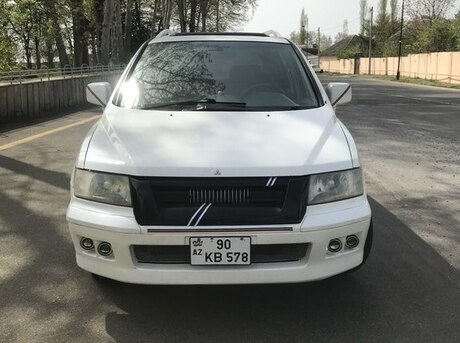 Mitsubishi Chariot 1999