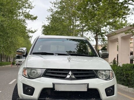Mitsubishi L200 2014