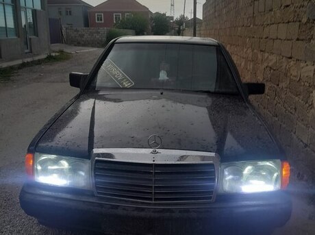 Mercedes 190 1990