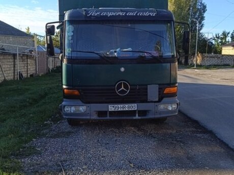 Mercedes Atego 818 2003