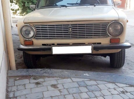 LADA (VAZ) 21011 1985