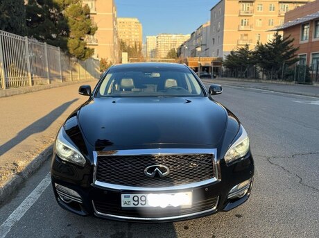 Infiniti Q70 2015