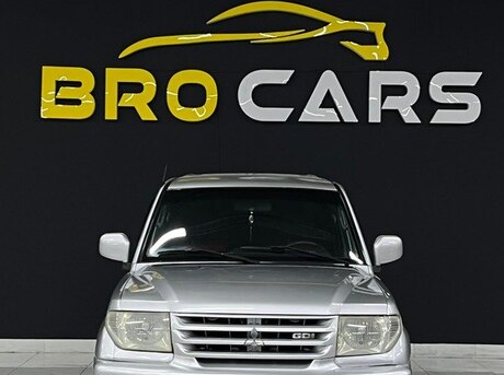 Mitsubishi Pajero io