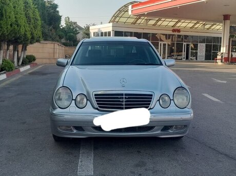 Mercedes E 320