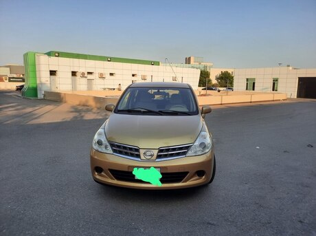 Nissan Tiida 2011