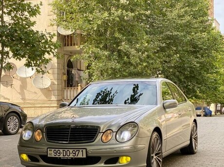 Mercedes E 240 2003