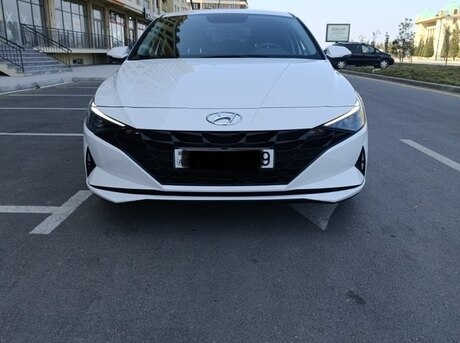 Hyundai Elantra 2023