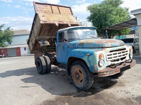 ZIL 130