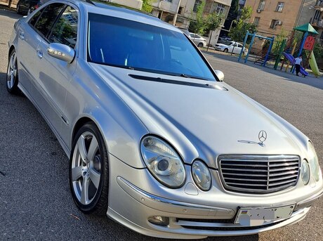 Mercedes E 200 2004