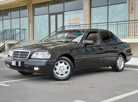 Mercedes C 200