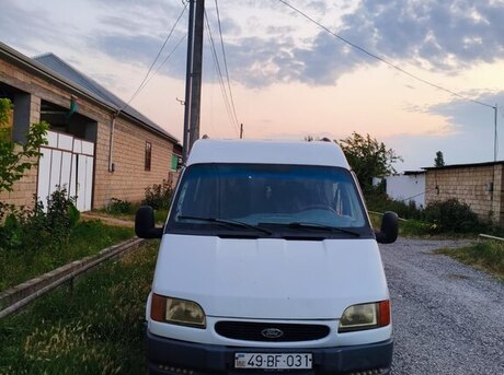 Ford Transit 2000