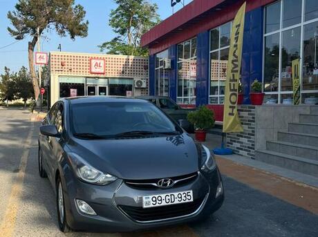 Hyundai Elantra 2013