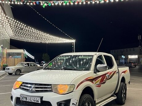 Mitsubishi L200 2014