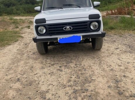 LADA (VAZ) Niva 2010