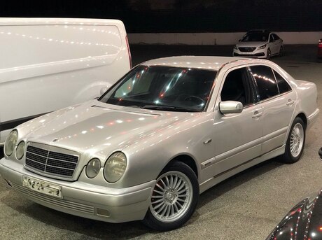 Mercedes E 220 d 4MATIC 1999