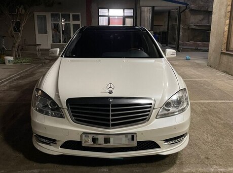 Mercedes  2010