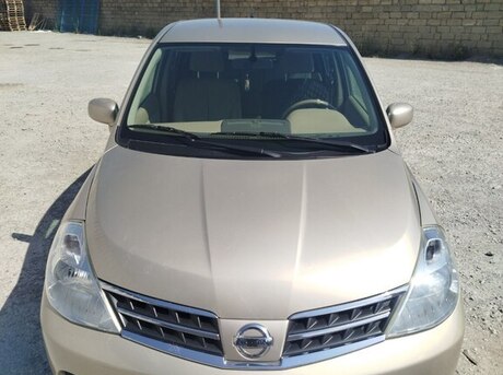 Nissan Tiida 2011