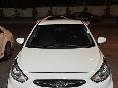 Hyundai Accent 2012