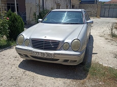 Mercedes E 220 d 2000