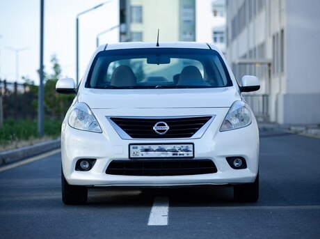 Nissan Sunny 2012