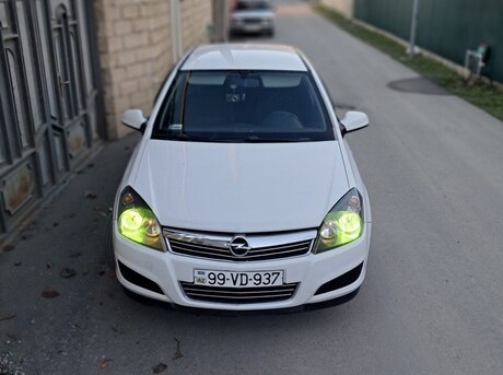 Opel Astra 2010